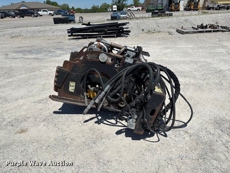 image for item FC5747 2008 Caterpillar PC206 skid steer cold planer