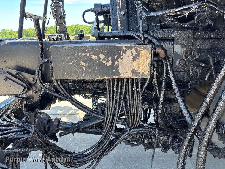 image for item FC5754 2013 Ford F750 oil distributor truck
