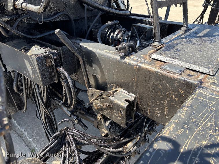 image for item FC5754 2013 Ford F750 oil distributor truck