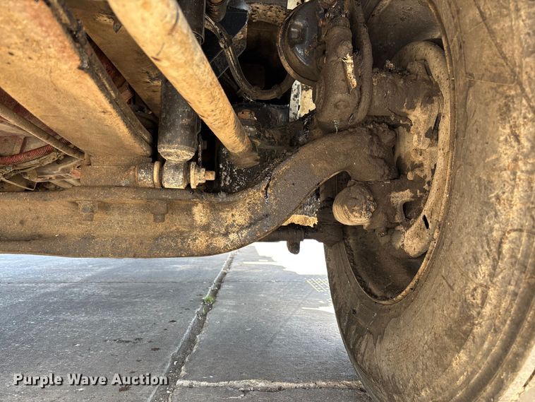 image for item FC5754 2013 Ford F750 oil distributor truck