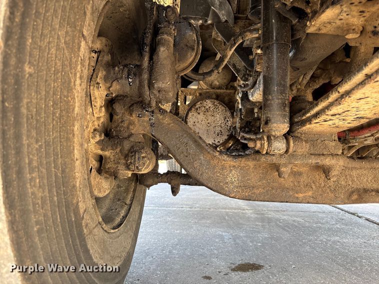 image for item FC5754 2013 Ford F750 oil distributor truck