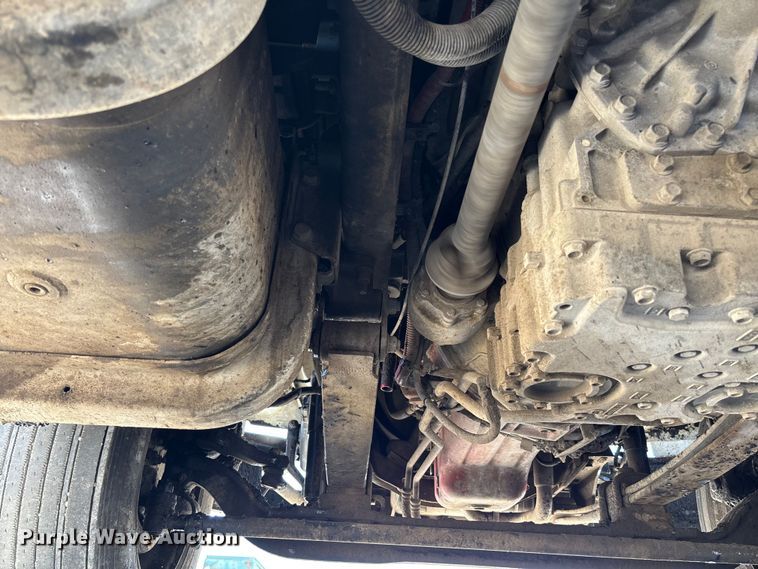 image for item FC5754 2013 Ford F750 oil distributor truck