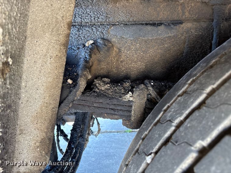 image for item FC5754 2013 Ford F750 oil distributor truck