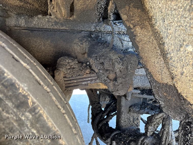 image for item FC5754 2013 Ford F750 oil distributor truck