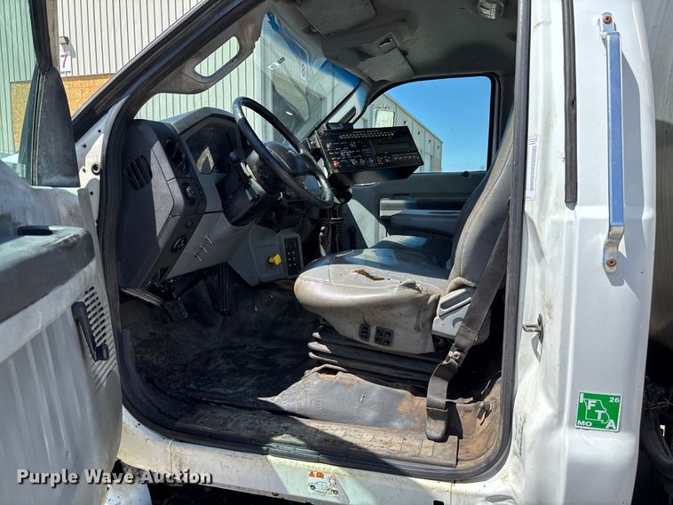 image for item FC5754 2013 Ford F750 oil distributor truck