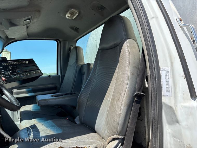 image for item FC5754 2013 Ford F750 oil distributor truck