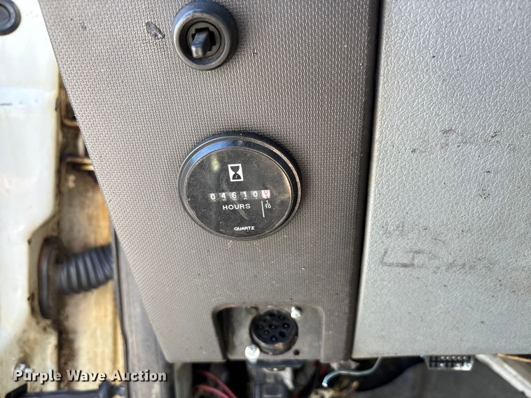 image for item FC5754 2013 Ford F750 oil distributor truck