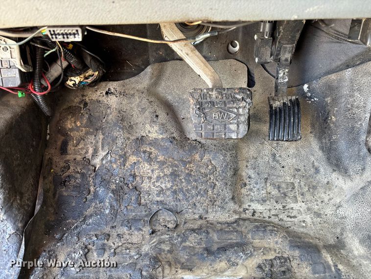 image for item FC5754 2013 Ford F750 oil distributor truck
