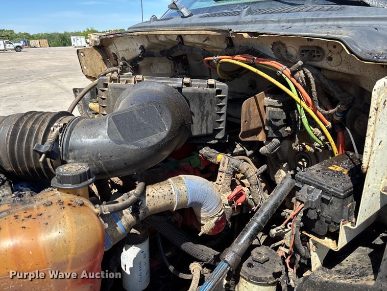 image for item FC5754 2013 Ford F750 oil distributor truck