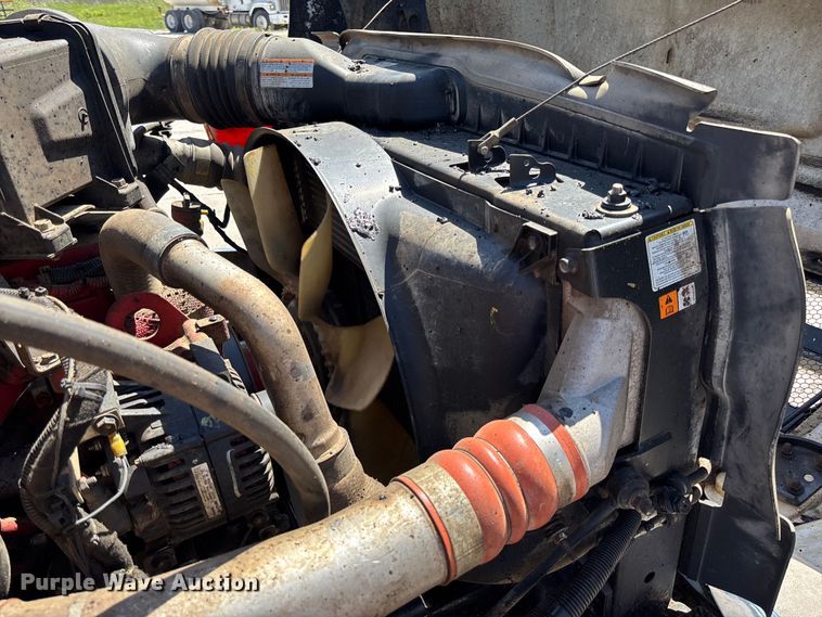 image for item FC5754 2013 Ford F750 oil distributor truck