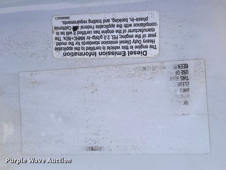 image for item FC5754 2013 Ford F750 oil distributor truck