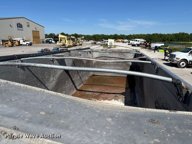 image for item FC5757 2008 Travis end dump trailer