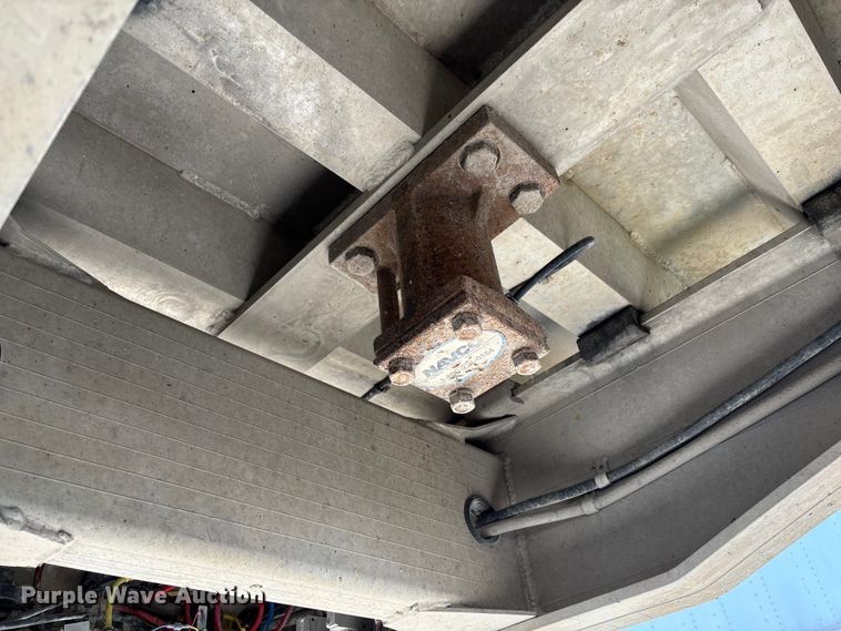 image for item FC5757 2008 Travis end dump trailer