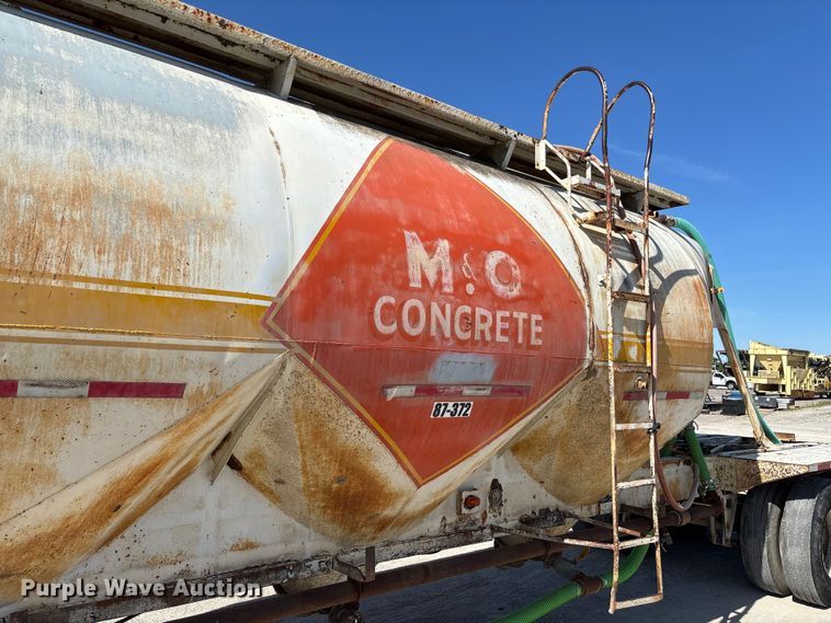 image for item FC5758 1968 Fruehauf tank trailer