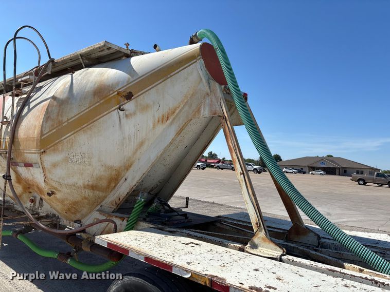 image for item FC5758 1968 Fruehauf tank trailer