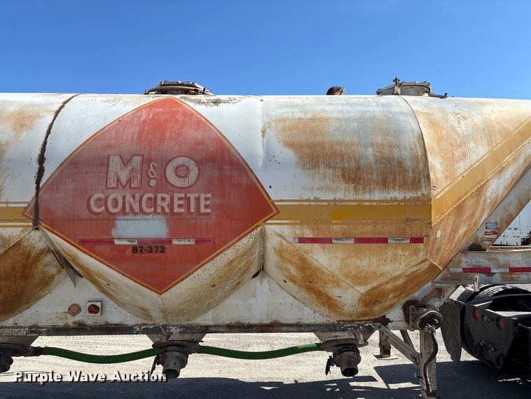image for item FC5758 1968 Fruehauf tank trailer