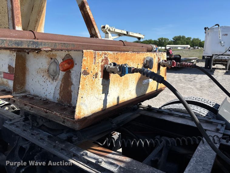 image for item FC5758 1968 Fruehauf tank trailer