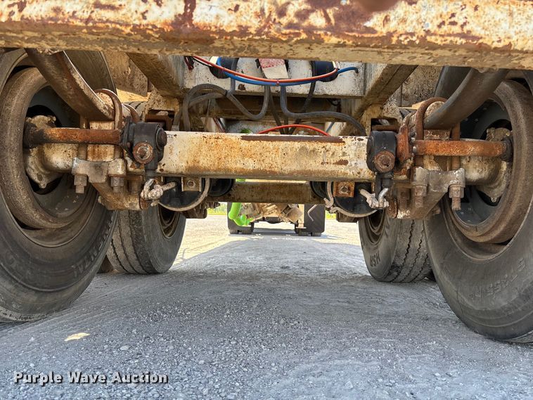 image for item FC5758 1968 Fruehauf tank trailer