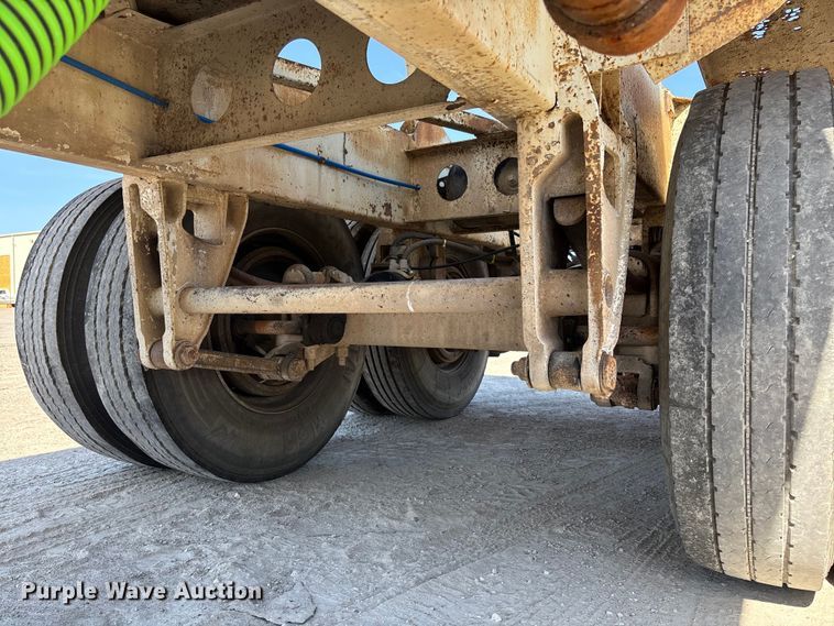 image for item FC5758 1968 Fruehauf tank trailer