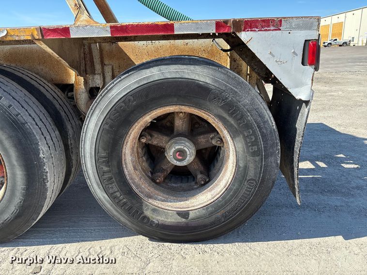 image for item FC5758 1968 Fruehauf tank trailer