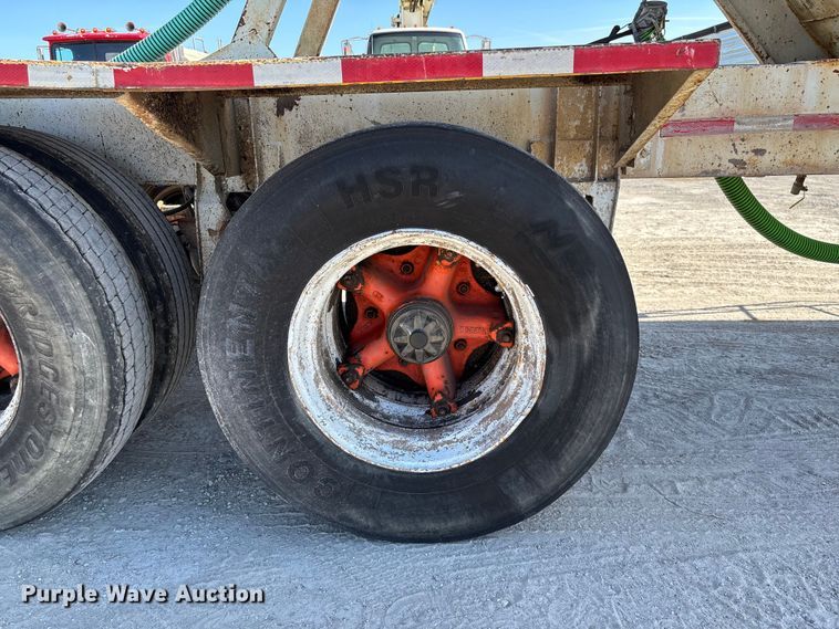 image for item FC5758 1968 Fruehauf tank trailer