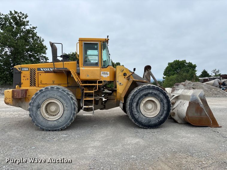 image for item FG0380 2001 Volvo L150D wheel loader