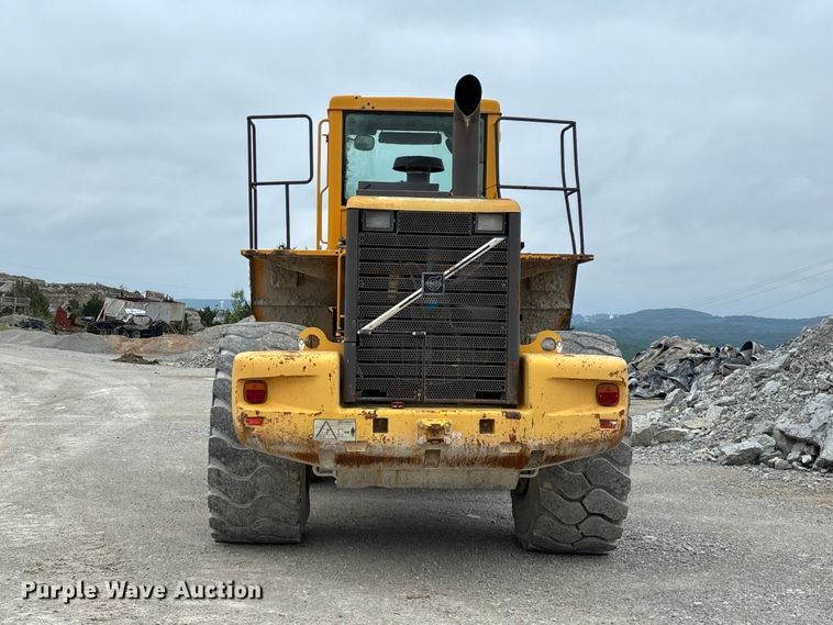 image for item FG0380 2001 Volvo L150D wheel loader