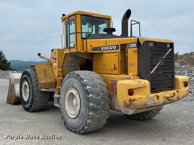 image for item FG0380 2001 Volvo L150D wheel loader