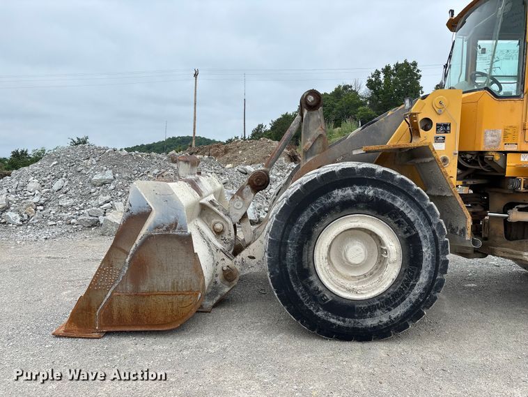 image for item FG0380 2001 Volvo L150D wheel loader