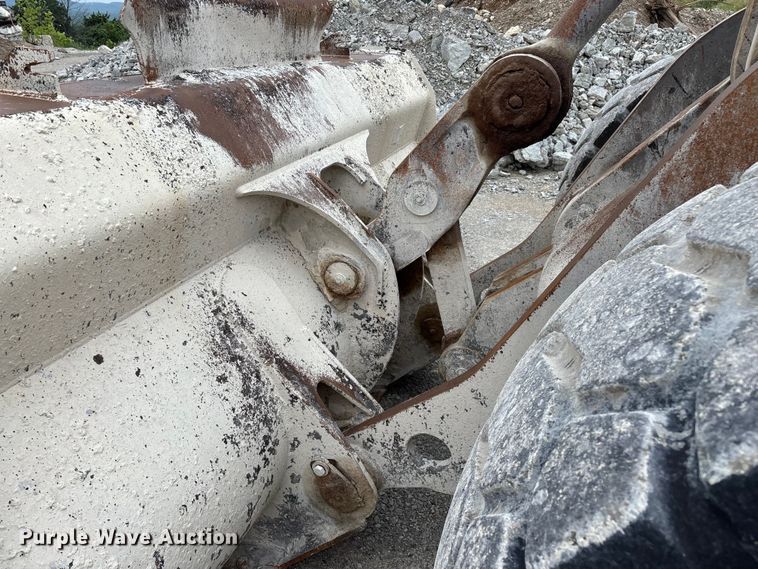 image for item FG0380 2001 Volvo L150D wheel loader