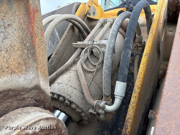 image for item FG0380 2001 Volvo L150D wheel loader