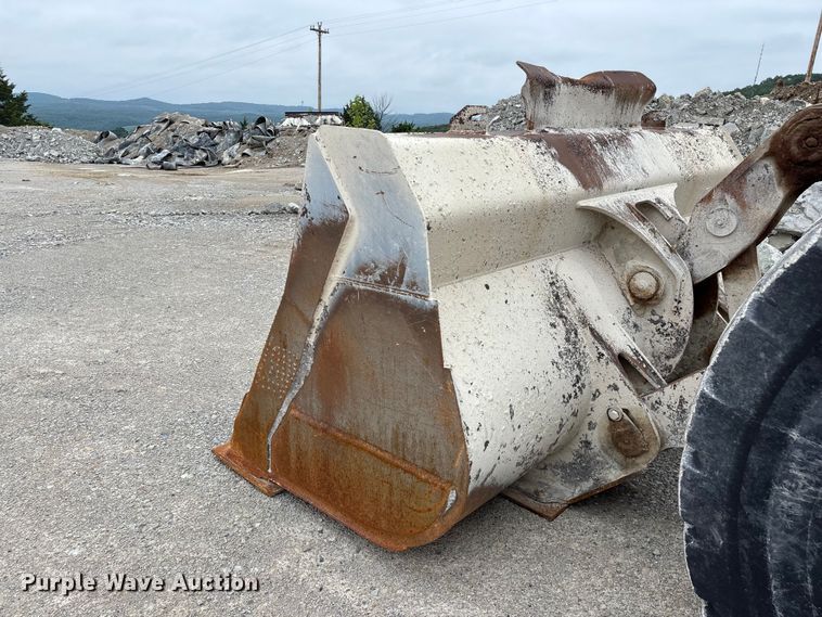 image for item FG0380 2001 Volvo L150D wheel loader
