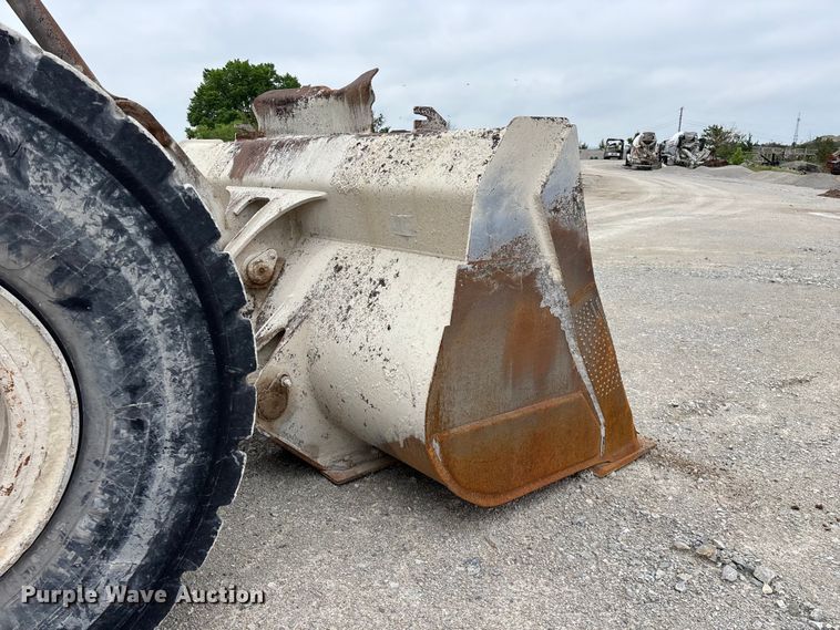 image for item FG0380 2001 Volvo L150D wheel loader