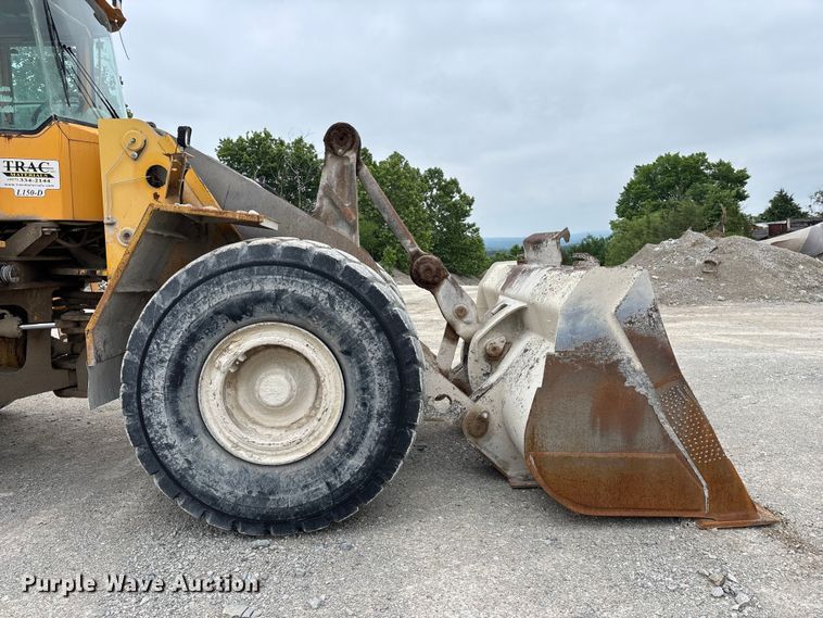 image for item FG0380 2001 Volvo L150D wheel loader