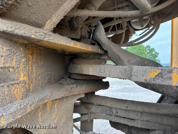image for item FG0380 2001 Volvo L150D wheel loader