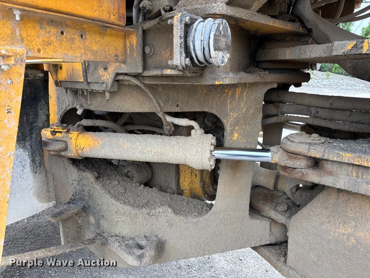 image for item FG0380 2001 Volvo L150D wheel loader