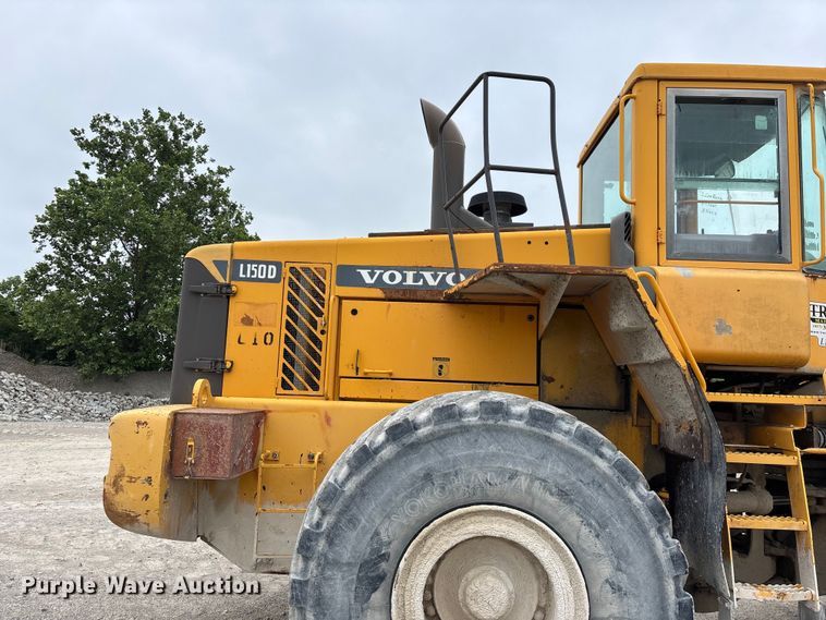 image for item FG0380 2001 Volvo L150D wheel loader
