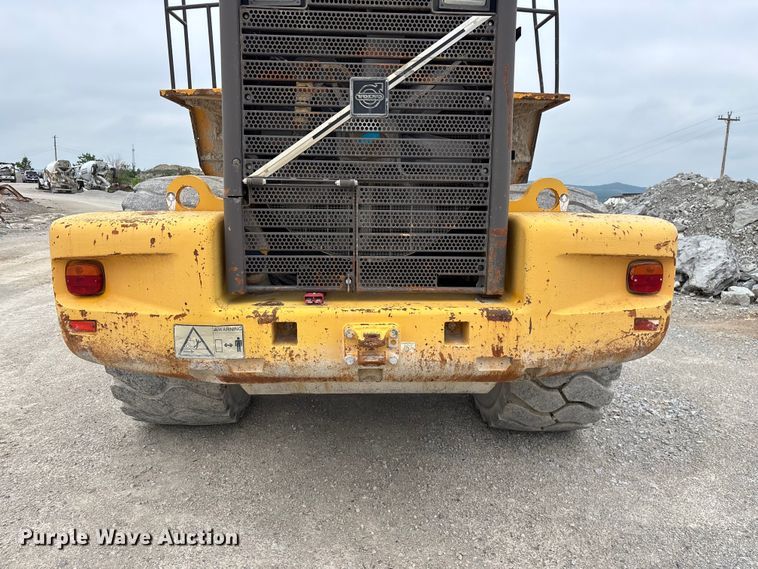 image for item FG0380 2001 Volvo L150D wheel loader
