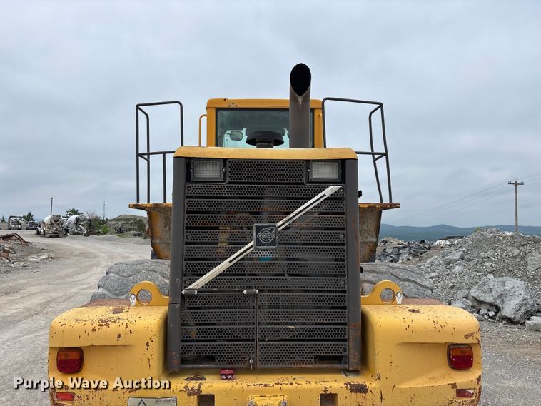 image for item FG0380 2001 Volvo L150D wheel loader