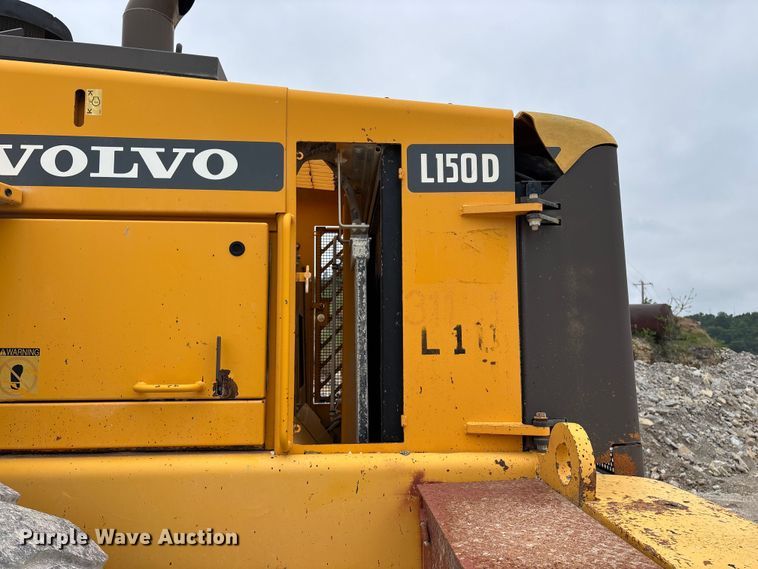image for item FG0380 2001 Volvo L150D wheel loader