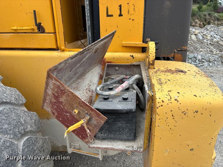 image for item FG0380 2001 Volvo L150D wheel loader