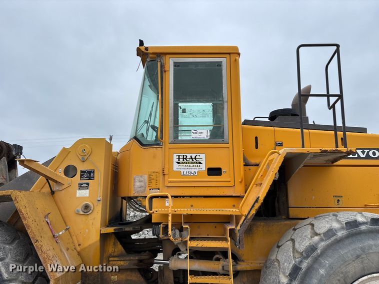 image for item FG0380 2001 Volvo L150D wheel loader