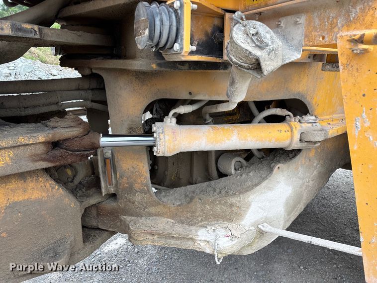 image for item FG0380 2001 Volvo L150D wheel loader