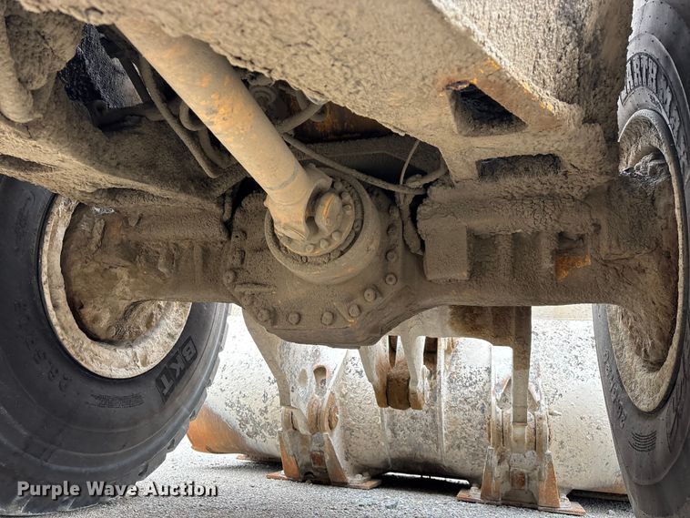 image for item FG0380 2001 Volvo L150D wheel loader