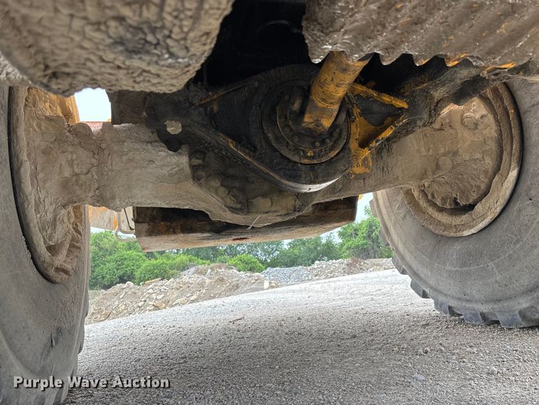 image for item FG0380 2001 Volvo L150D wheel loader