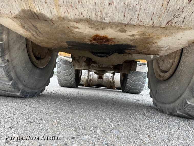 image for item FG0380 2001 Volvo L150D wheel loader