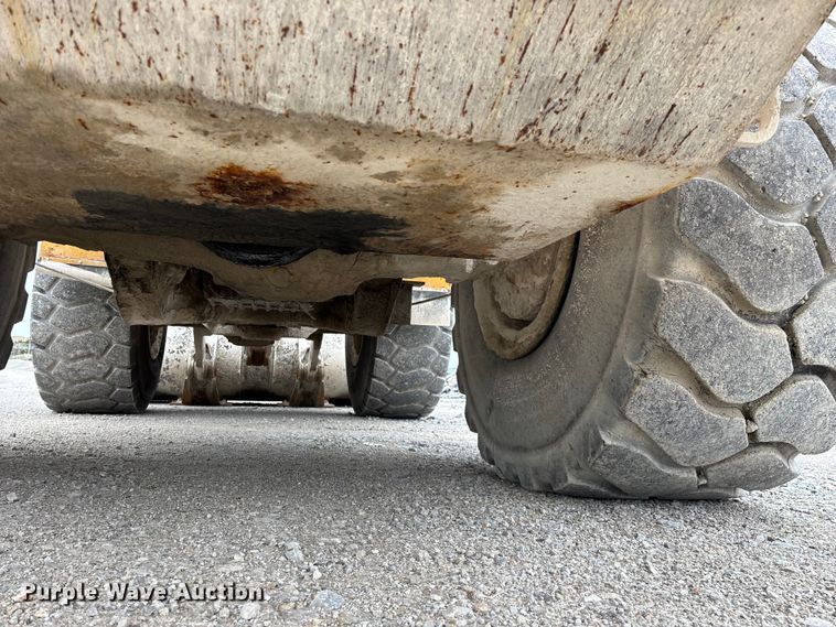 image for item FG0380 2001 Volvo L150D wheel loader