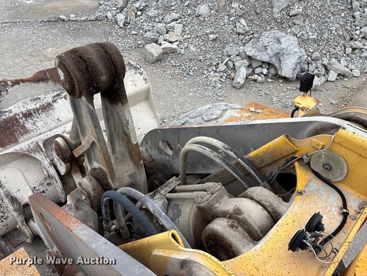 image for item FG0380 2001 Volvo L150D wheel loader