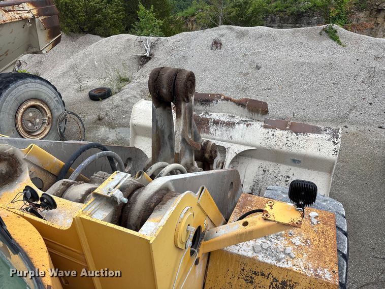 image for item FG0380 2001 Volvo L150D wheel loader