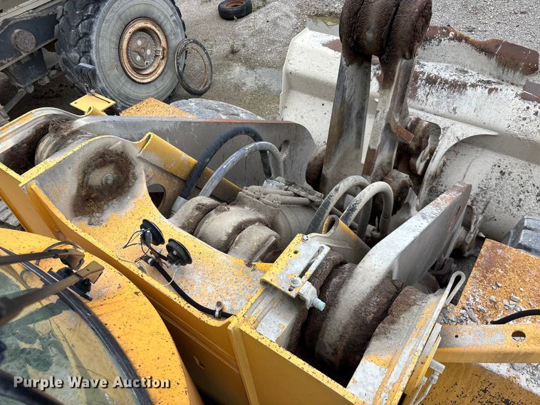 image for item FG0380 2001 Volvo L150D wheel loader